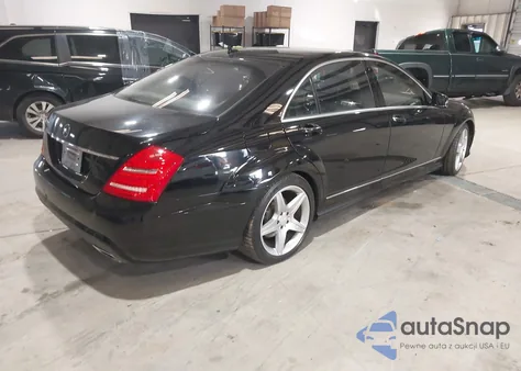 2011 Mercedes-Benz S 550 z USA, uszkodzony, nr VIN WDDNG7BB6BA408675